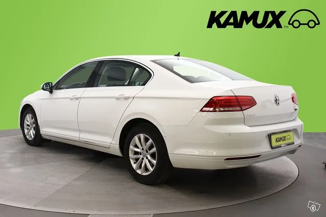 Volkswagen Passat Sedan Comfortline 1,6 TDI / Webasto / Navi / Adapt. Vakkari / ErgoComfort istuimet / Image 5