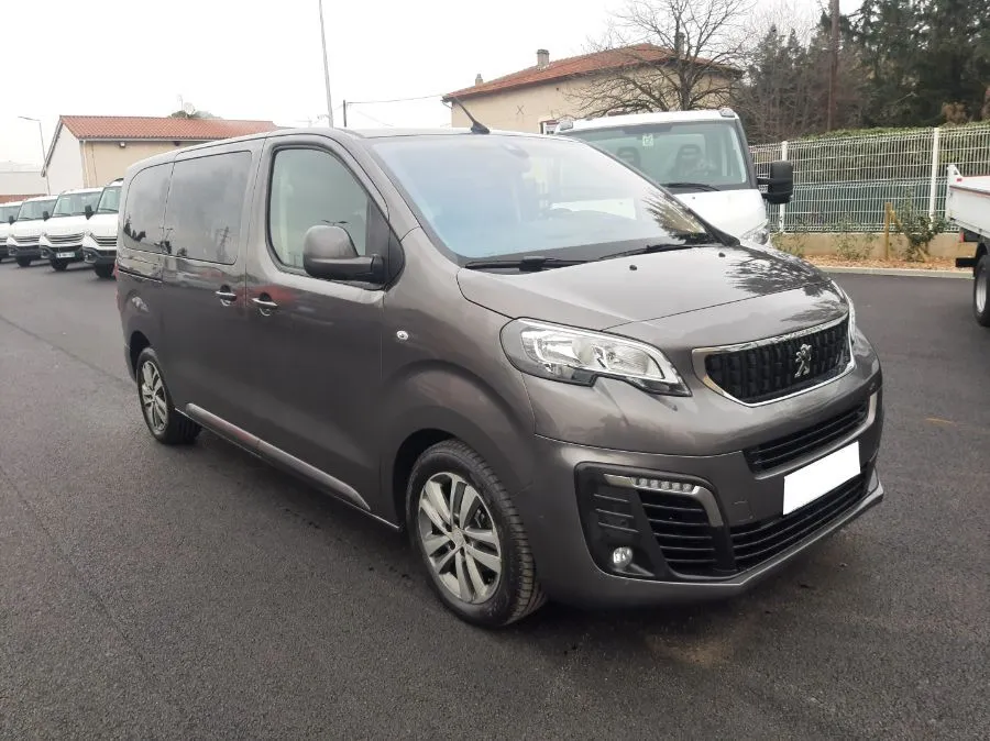 Peugeot EXPERT TRAVELLER 2.0 BlueHDi 150 BUSINESS 8PL Image 1