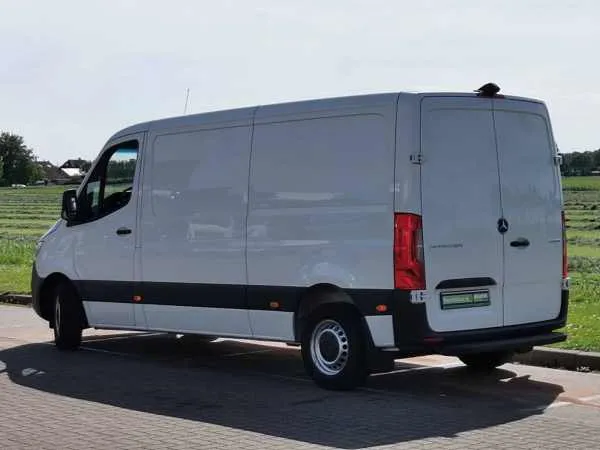 Mercedes-Benz Sprinter 311 Lang L2H1 Airco MBUX Image 5